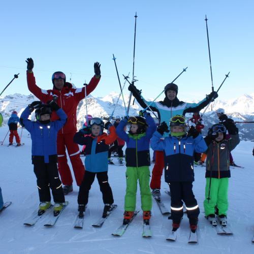 Schikursgruppen der 1. Klassen 7