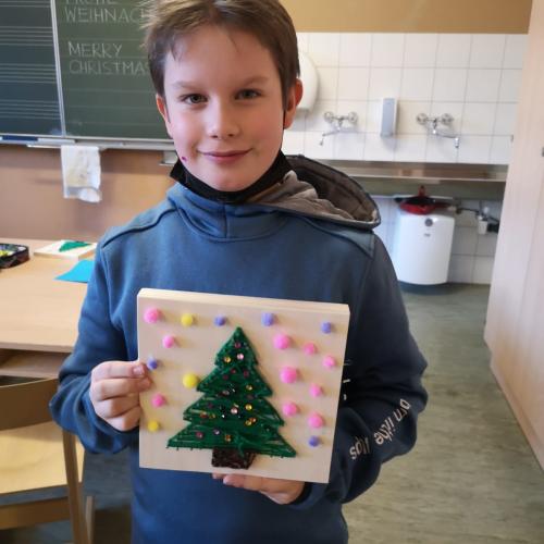 4c weihnachtliche Fädelbilder