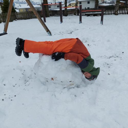 Spielen im Schnee 3c