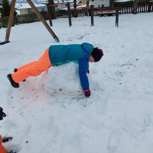 Spielen im Schnee 3c