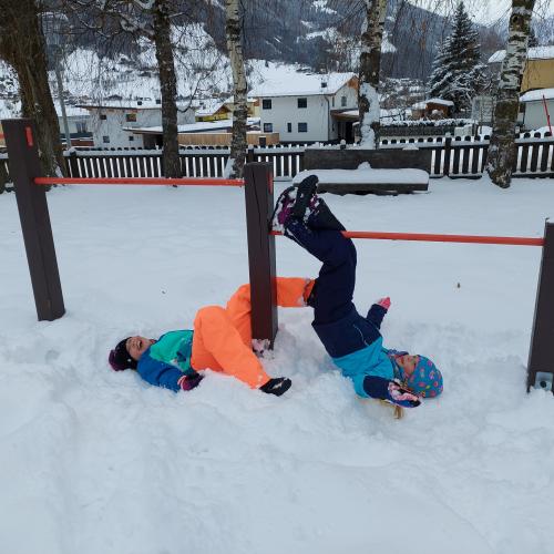 Spielen im Schnee 3c