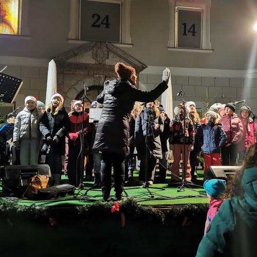 Schulchor am Christkindlmarkt