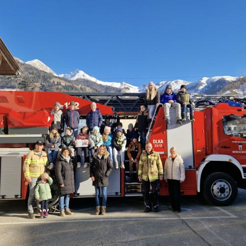 Projekt „Weihnachtskarten für die Feuerwehr“