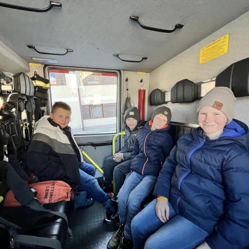 Projekt „Weihnachtskarten für die Feuerwehr“