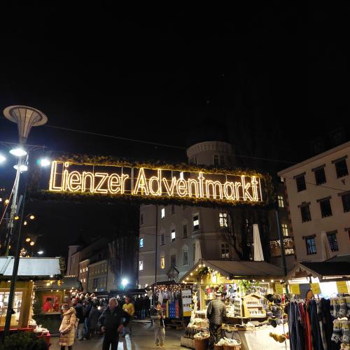 Schulchor am Christkindlmarkt