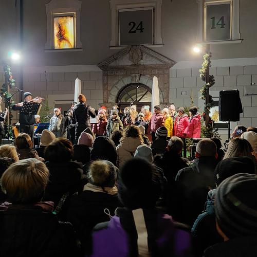 Schulchor am Christkindlmarkt