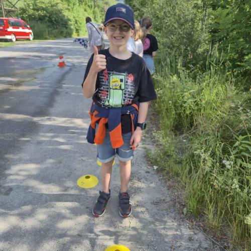 Kinder schätzen den Bremsweg eines Fahrzeuges.