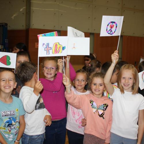 Viele Kinder beim Peace Run.