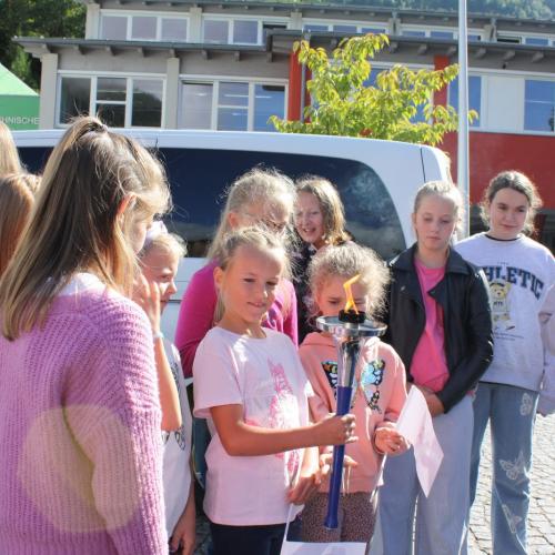 Viele Kinder beim Peace Run.