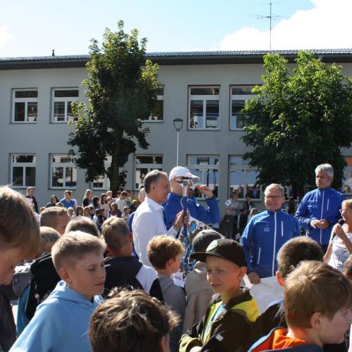 Viele Kinder beim Peace Run.