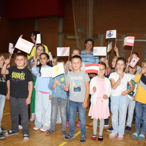 Viele Kinder beim Peace Run.