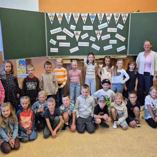 Die Kinder der Klasse 1b.