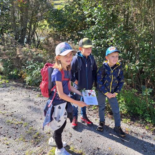 Kinder beim Wandertag.