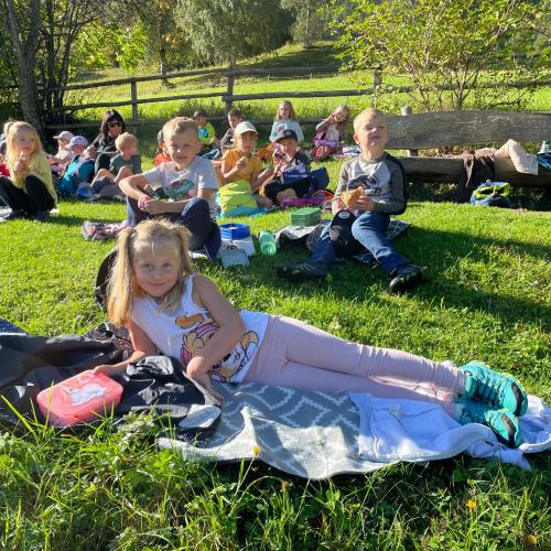 Kinder beim Wandertag.