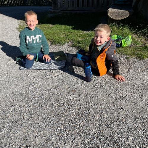 Kinder beim Wandertag.