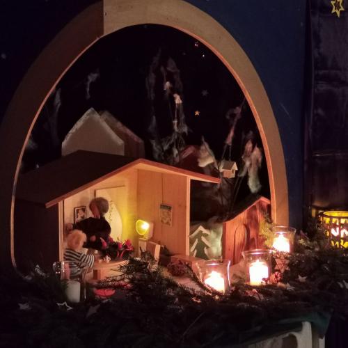 Adventecke mit Häuschen