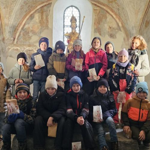 Gruppenfoto in der Nikolauskirche 3a