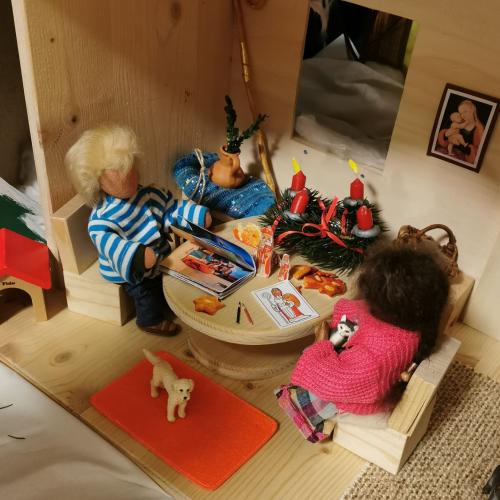 Adventhäuschen in der Schule