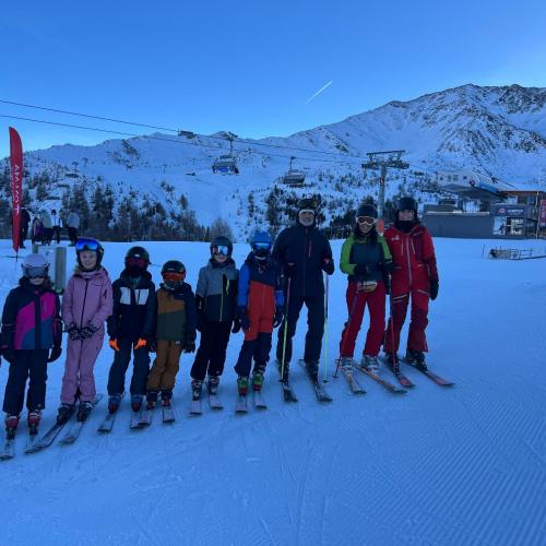Kinder beim Schifahren
