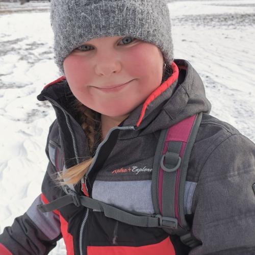 Kinder beim Schneeschuhwandern