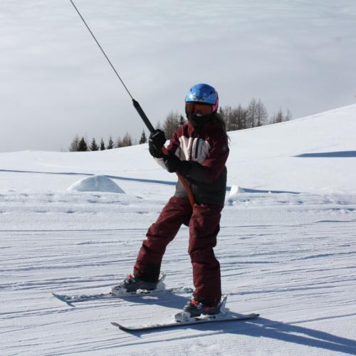 Kind beim Liftfahren