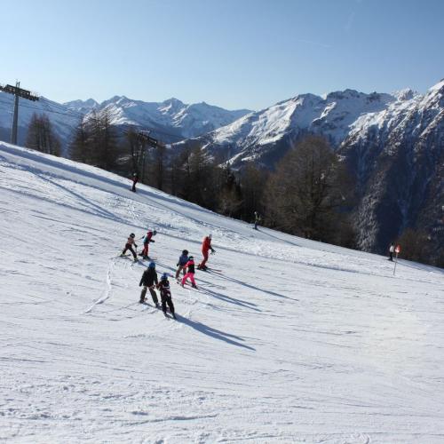 Kinder beim Schifahren