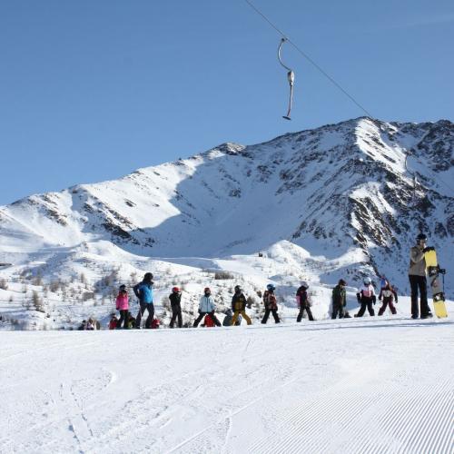 Kinder beim Schifahren