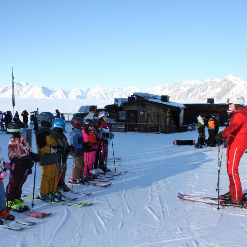 Kinder beim Schifahren