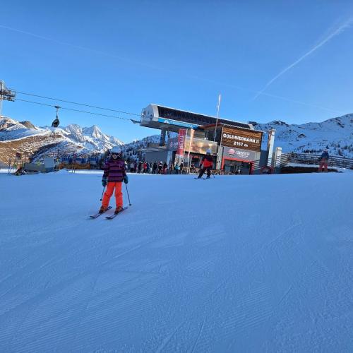Kinder beim Schifahren
