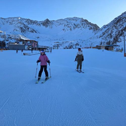 Kinder beim Schifahren