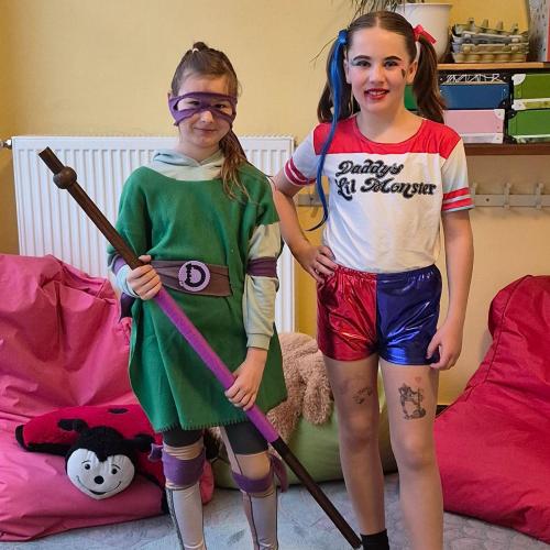 Kinder in Faschingskostümen