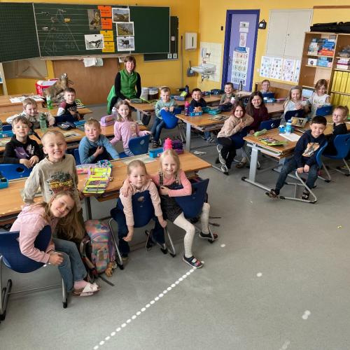 Die Kinder erhalten eine Einführung in das Thema "Nationalpark". 