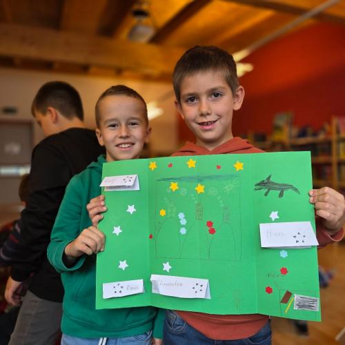 Kinder mit Lapbook