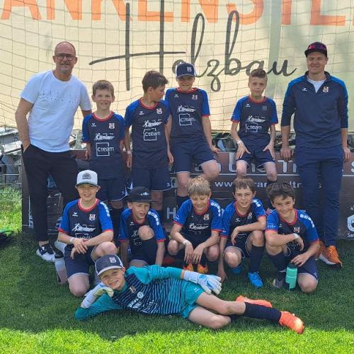 Mannschaftsfoto der VS Matrei für den Fußballcup der Volksschulen