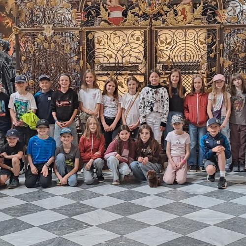 Gruppenfoto in der Hofkirche