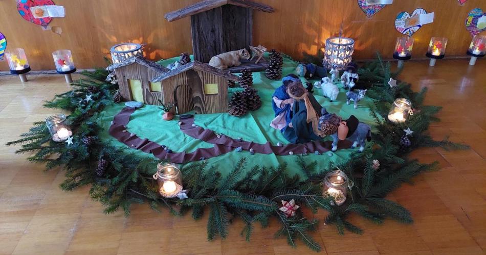 Adventfeier alle Klassen