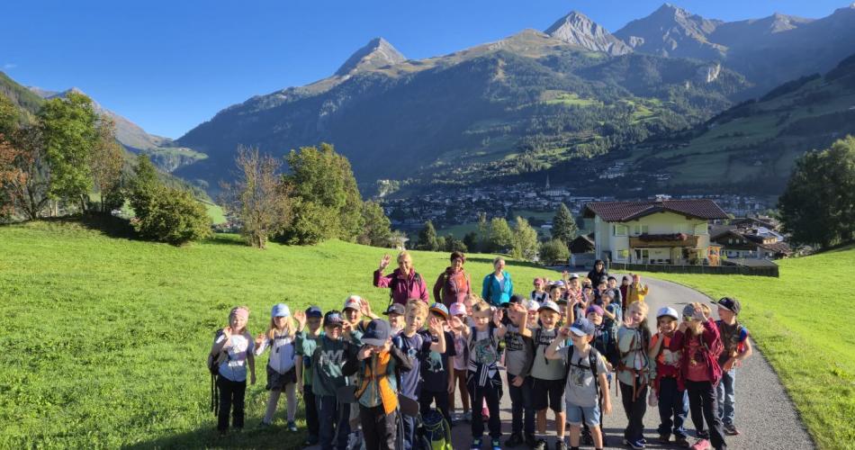Kinder beim Wandertag.